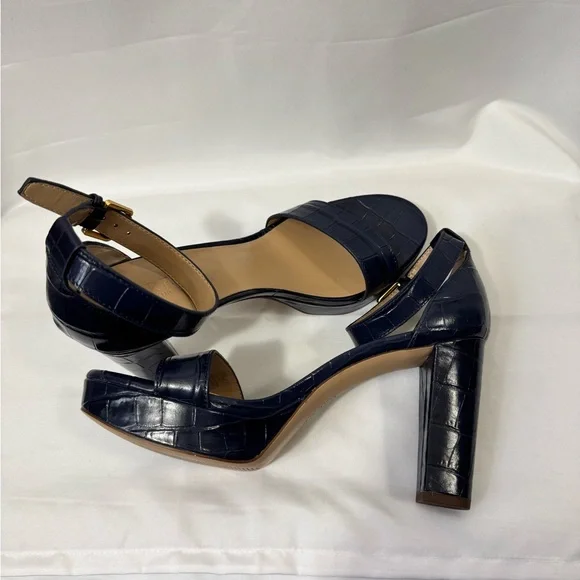 Lauren Ralph Lauren Sleek Navy Heels - Picture 4 of 12